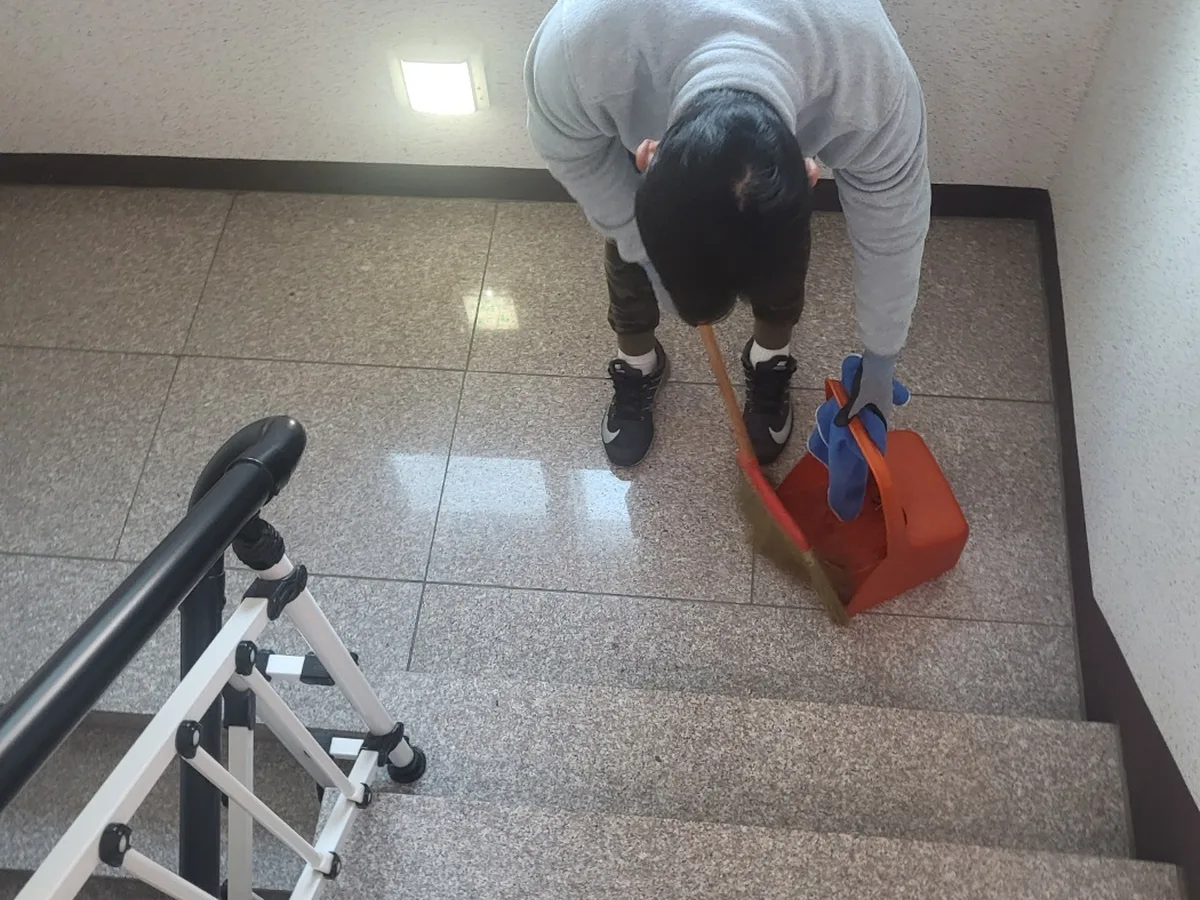 동구 방어동 오피스 기계실 장비 주변 정밀 위생청소 사례 - 행진크린
