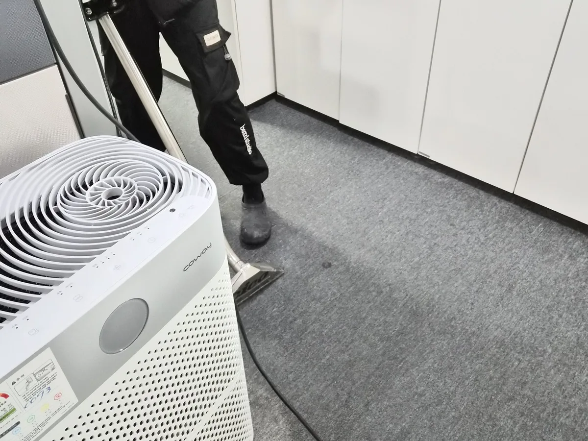 중구 성안동 사업장 로비·복도 카페트 바닥 위생청소 사례 - 행진크린